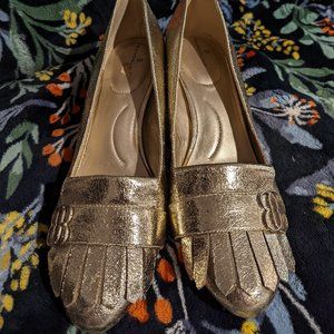 Bandolino Gold Kiltie Heels - Size 11